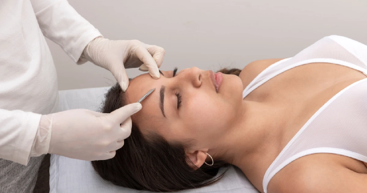 Women receiving Dermaplaning in Lake Forest, IL